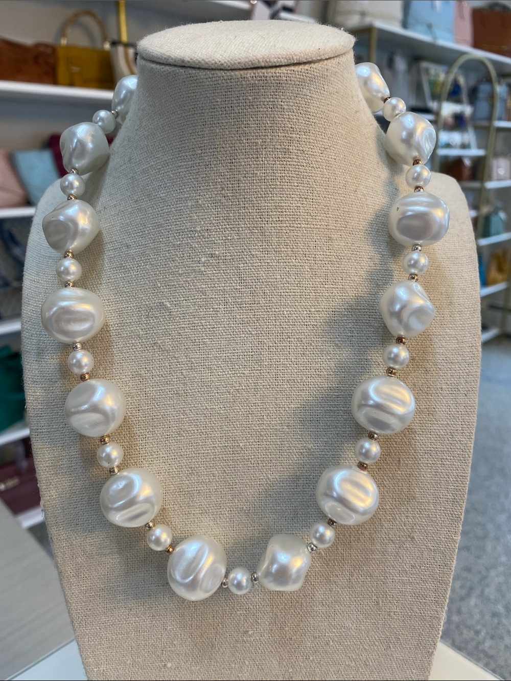 Faux pearl white necklace